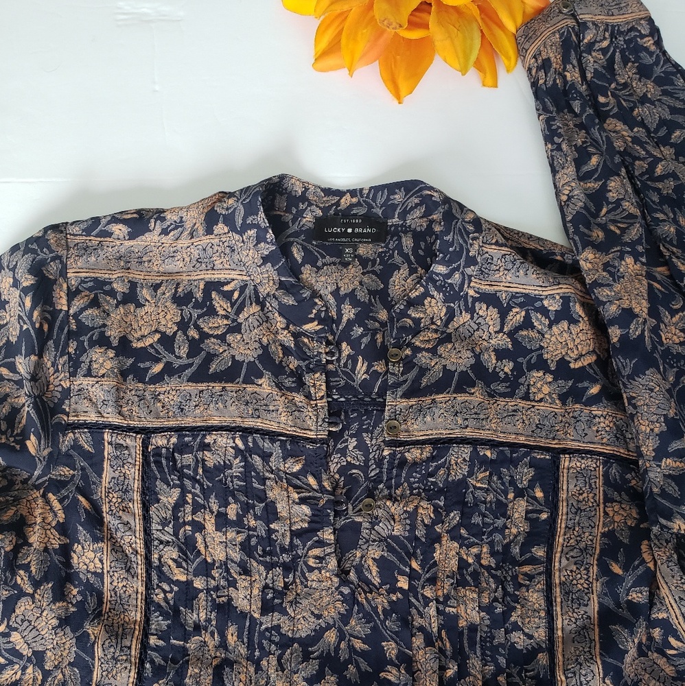 LUCKY BRAND LONG SLEEVE TOP - Picture 7 of 10